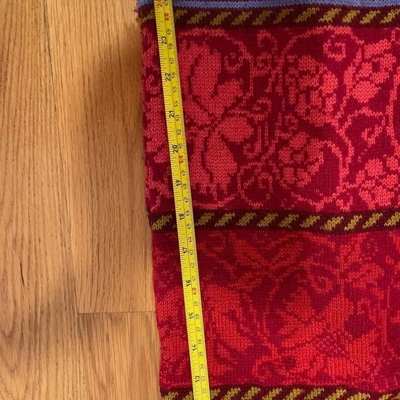 Oleana Red Floral Patterned Women's 100% Pure New Wool Nordic Sweater, M L - Picture 7 of 7